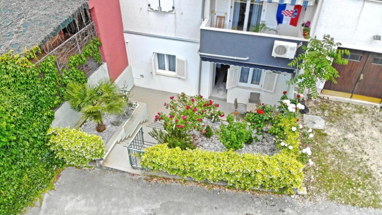 Loki'S Dream Apartment Пула Екстериор снимка