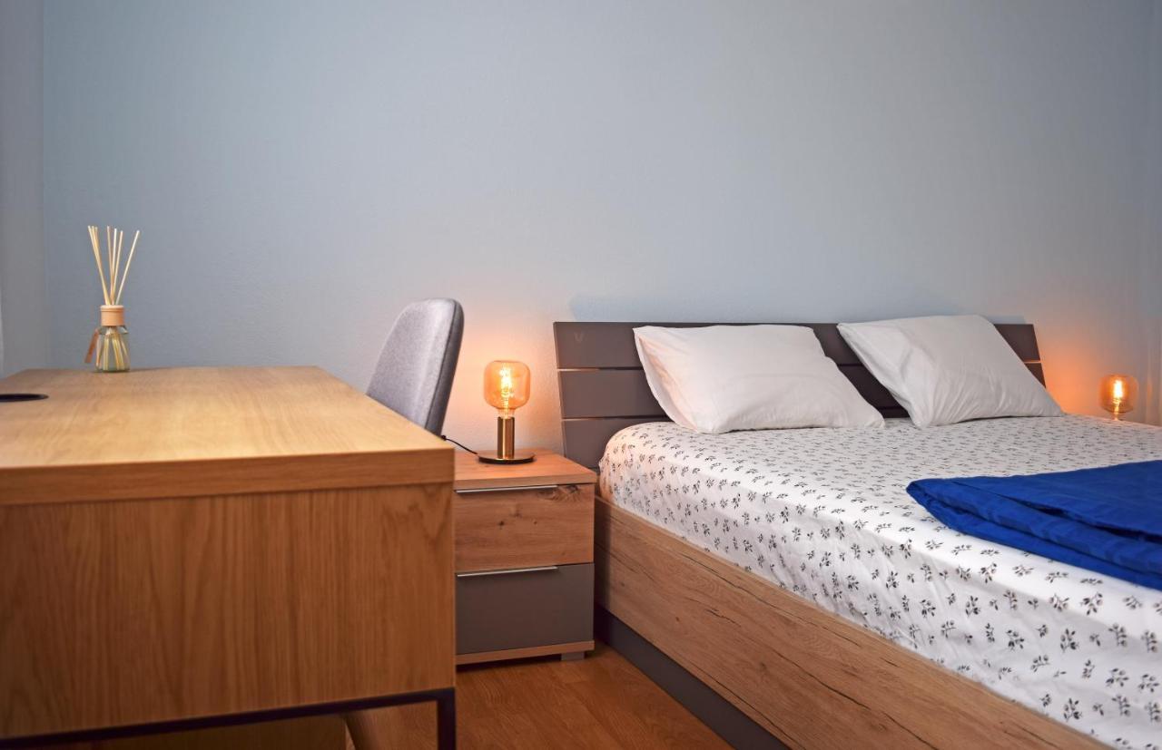 Loki'S Dream Apartment Пула Екстериор снимка