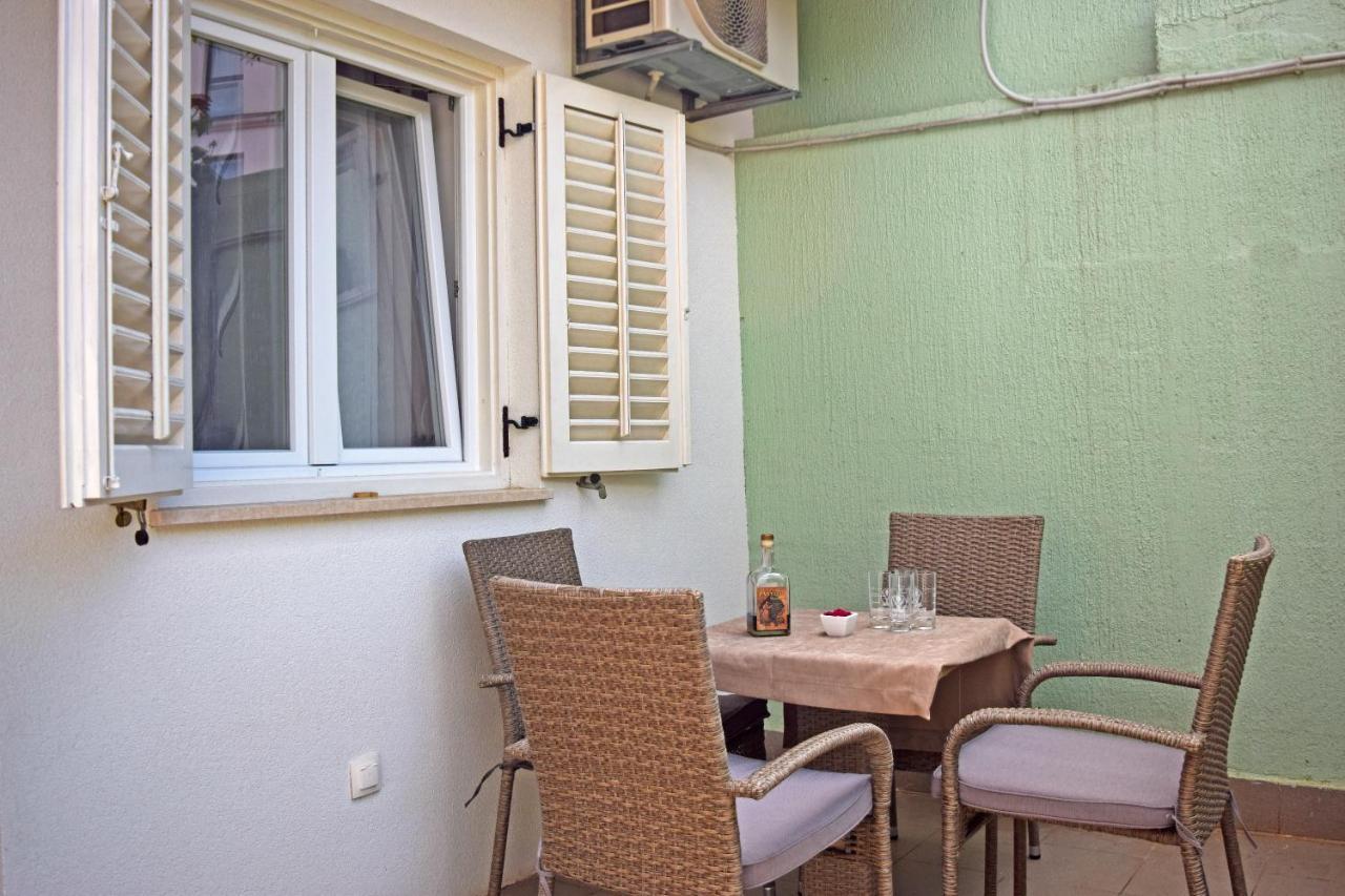 Loki'S Dream Apartment Пула Екстериор снимка